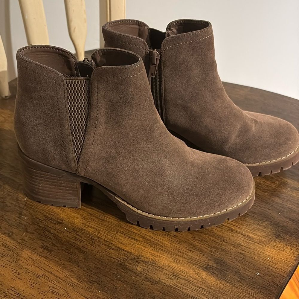 SoftMoc Brown Suede Ankle Boots Womens Size 39